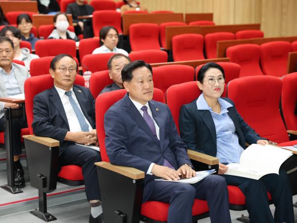 여수 수산식품클러스터 조성사업 정책 토론회 첨부이미지 : 24년10월10일 여수 수산식품클러스터 조성사업 정책 토론회 - 014.jpg