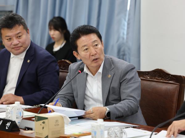 제385회 임시회 기획행정위원회 회의 첨부이미지 : 24년10월08일 제385회 임시회 기획행정위원회 회의 - 021.jpg