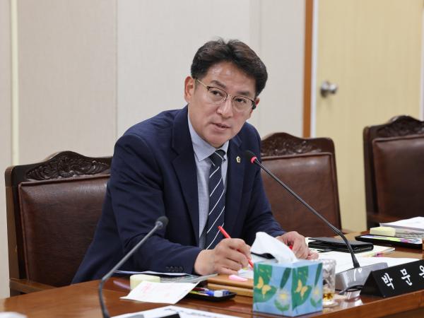 제381회 정례회 안전건설소방위원회 결산 등 회의 첨부이미지 : 24년06월04일 제381회 정례회 안전건설소방위원회 결산 등 회의 - 078.jpg