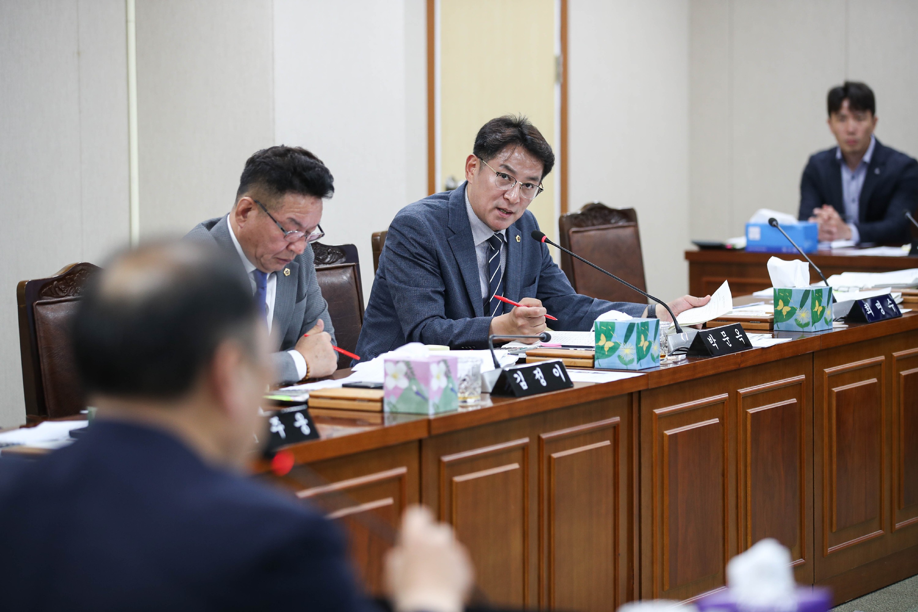 제381회 전라남도의회 제1차 정례회 안전건설소방위원회 회의 첨부이미지 : 06월03일 제381회 전라남도의회 제1차 정례회 안전건설소방위원회 회의_30.jpg