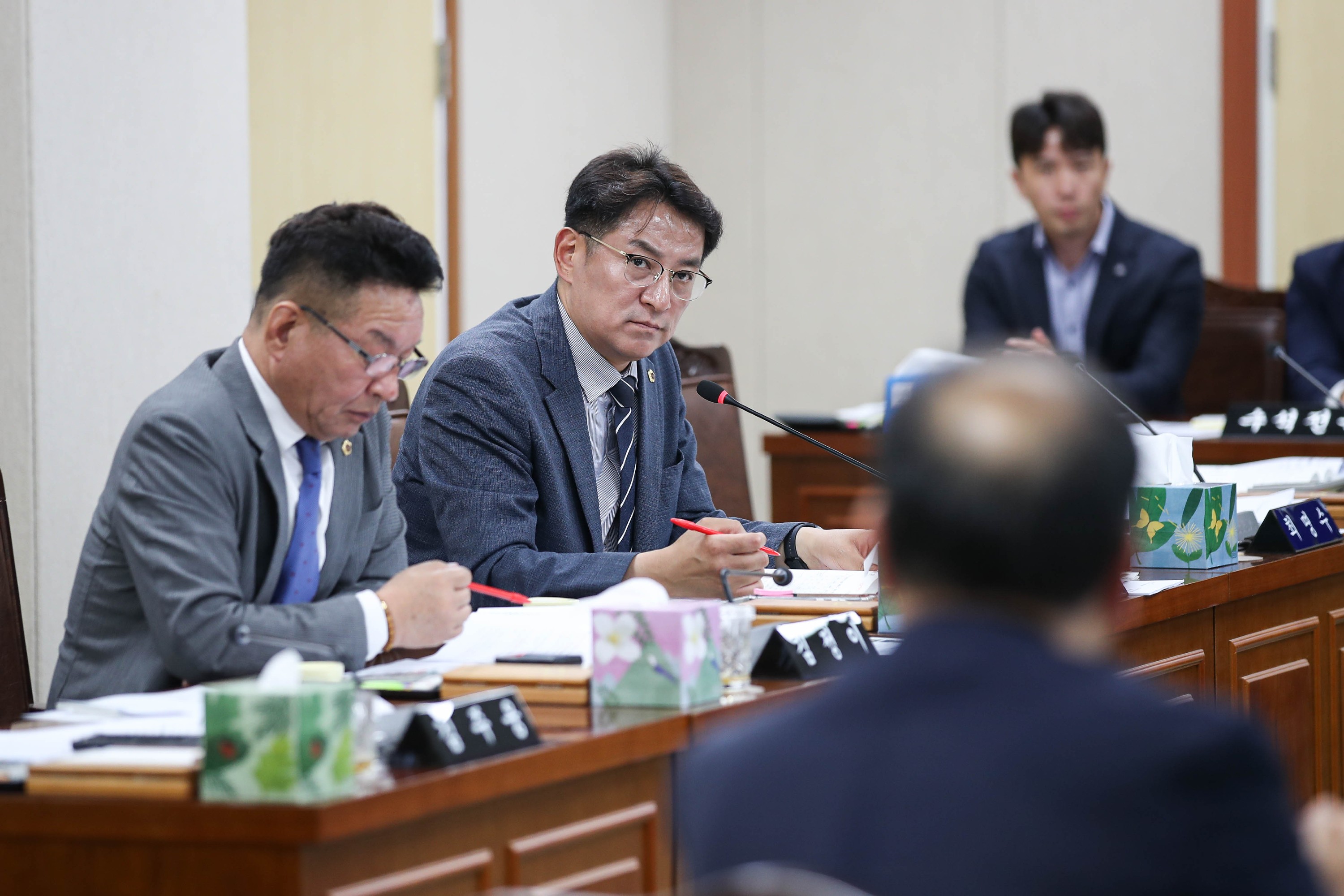 제381회 전라남도의회 제1차 정례회 안전건설소방위원회 회의 첨부이미지 : 06월03일 제381회 전라남도의회 제1차 정례회 안전건설소방위원회 회의_28.jpg