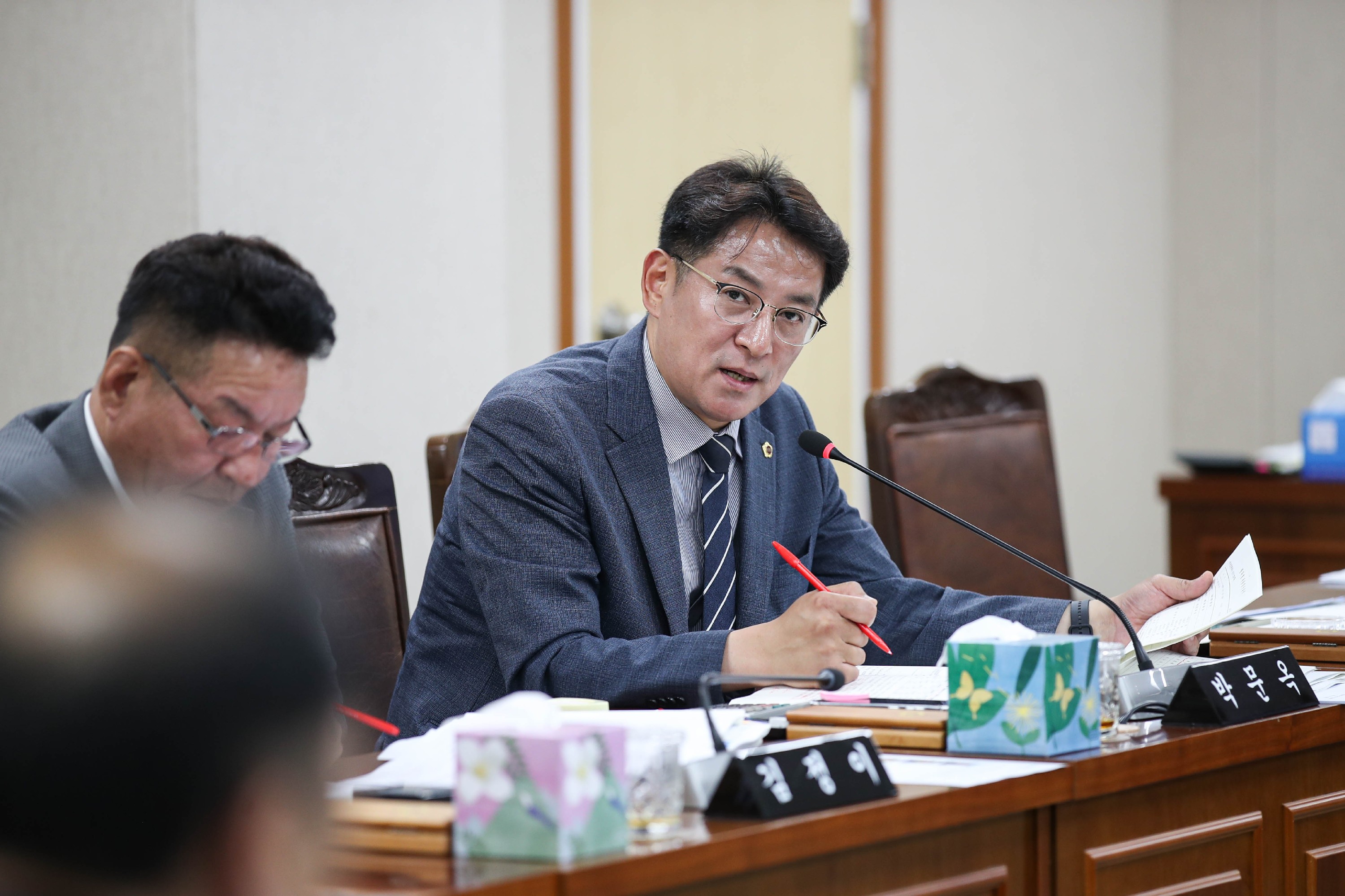 제381회 전라남도의회 제1차 정례회 안전건설소방위원회 회의 첨부이미지 : 06월03일 제381회 전라남도의회 제1차 정례회 안전건설소방위원회 회의_29.jpg