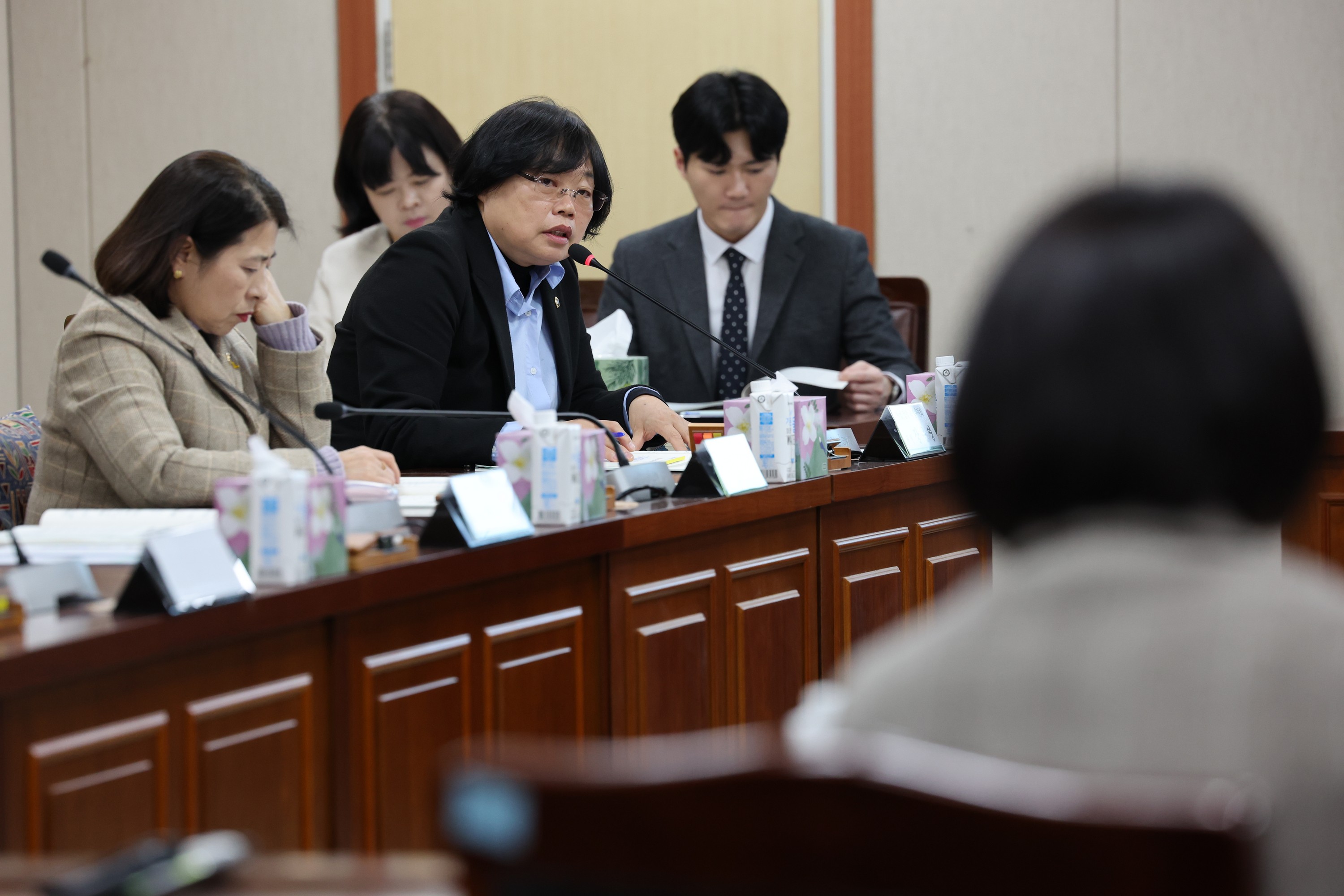여성정책특별위원회 제2차 회의 첨부이미지 : 24년02월01일 여성정책특별위원회 제2차 회의 - 045.jpg