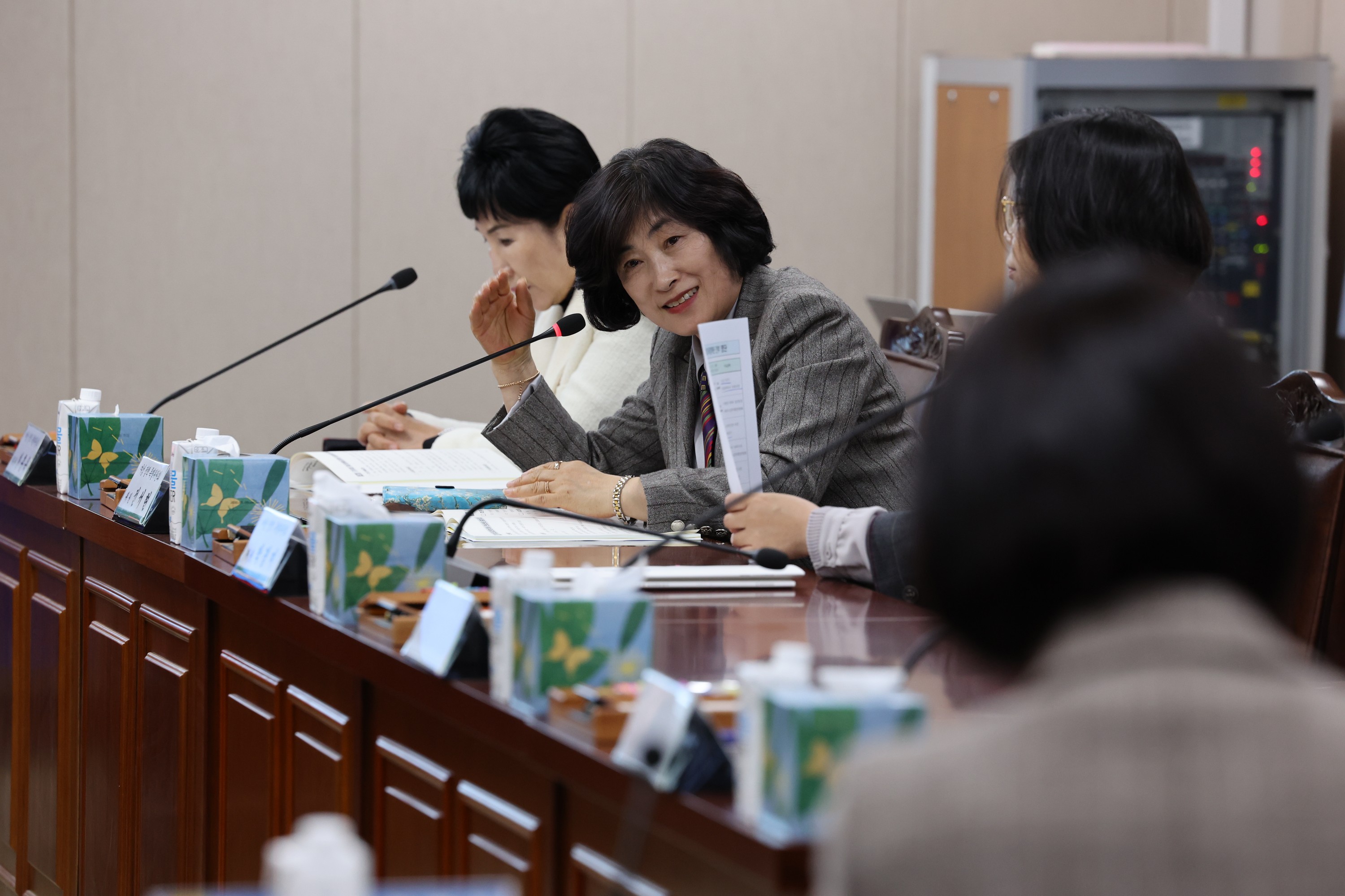 여성정책특별위원회 제2차 회의 첨부이미지 : 24년02월01일 여성정책특별위원회 제2차 회의 - 031.jpg