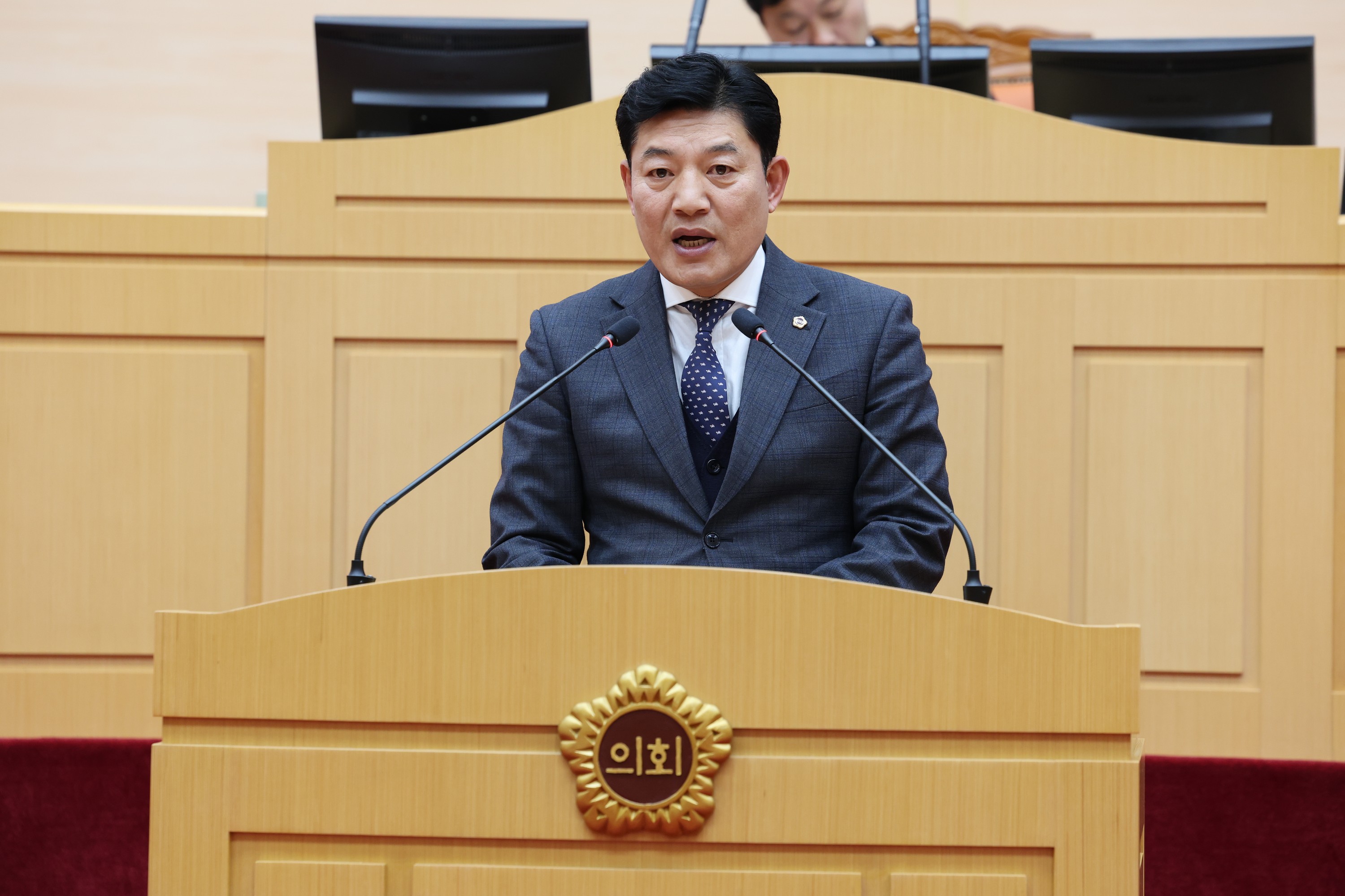 제377회 임시회 제2차 본회의 첨부이미지 : 24년02월01일 제377회 임시회 제2차 본회의 - 012.jpg