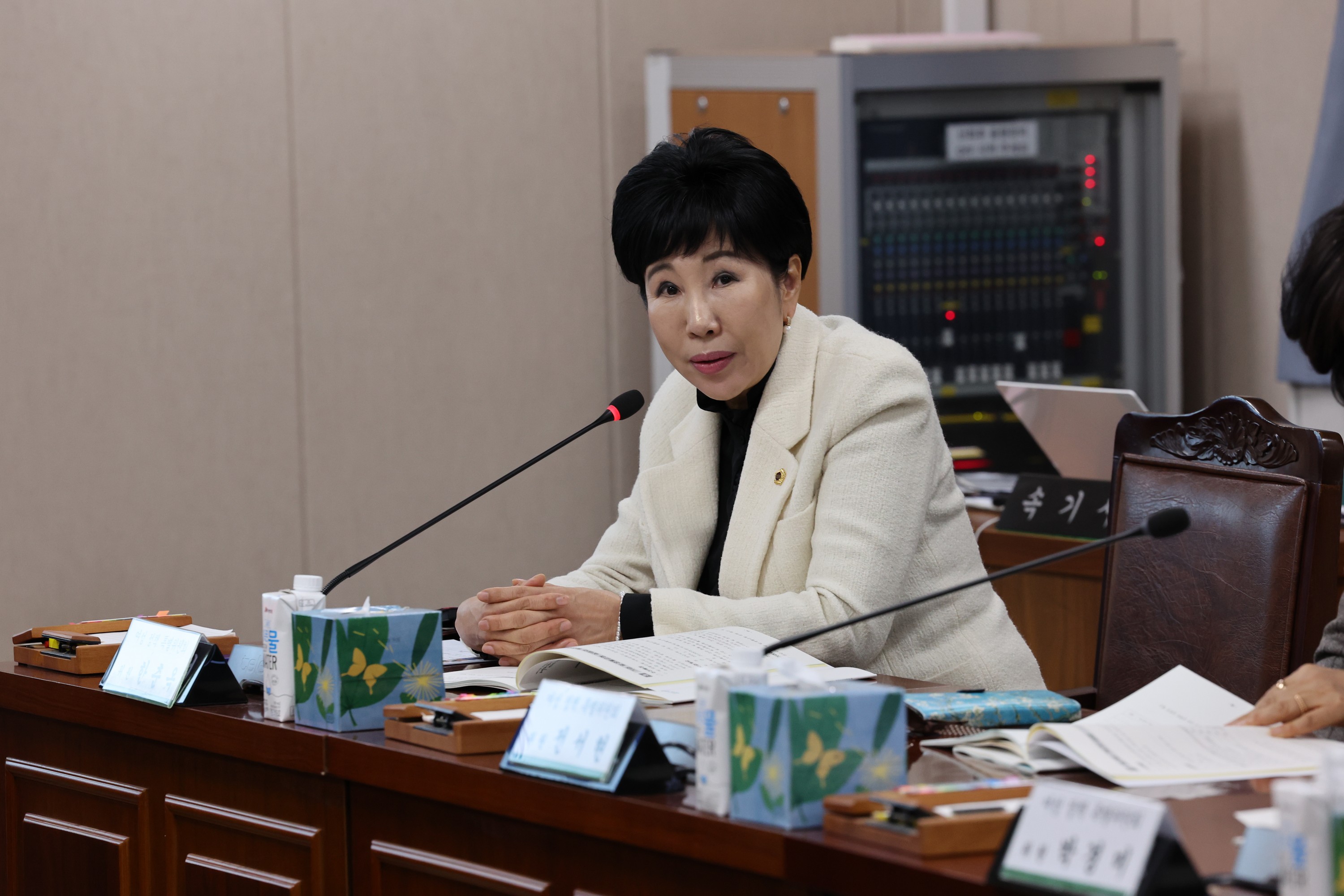 여성정책특별위원회 제2차 회의 첨부이미지 : 24년02월01일 여성정책특별위원회 제2차 회의 - 042.jpg
