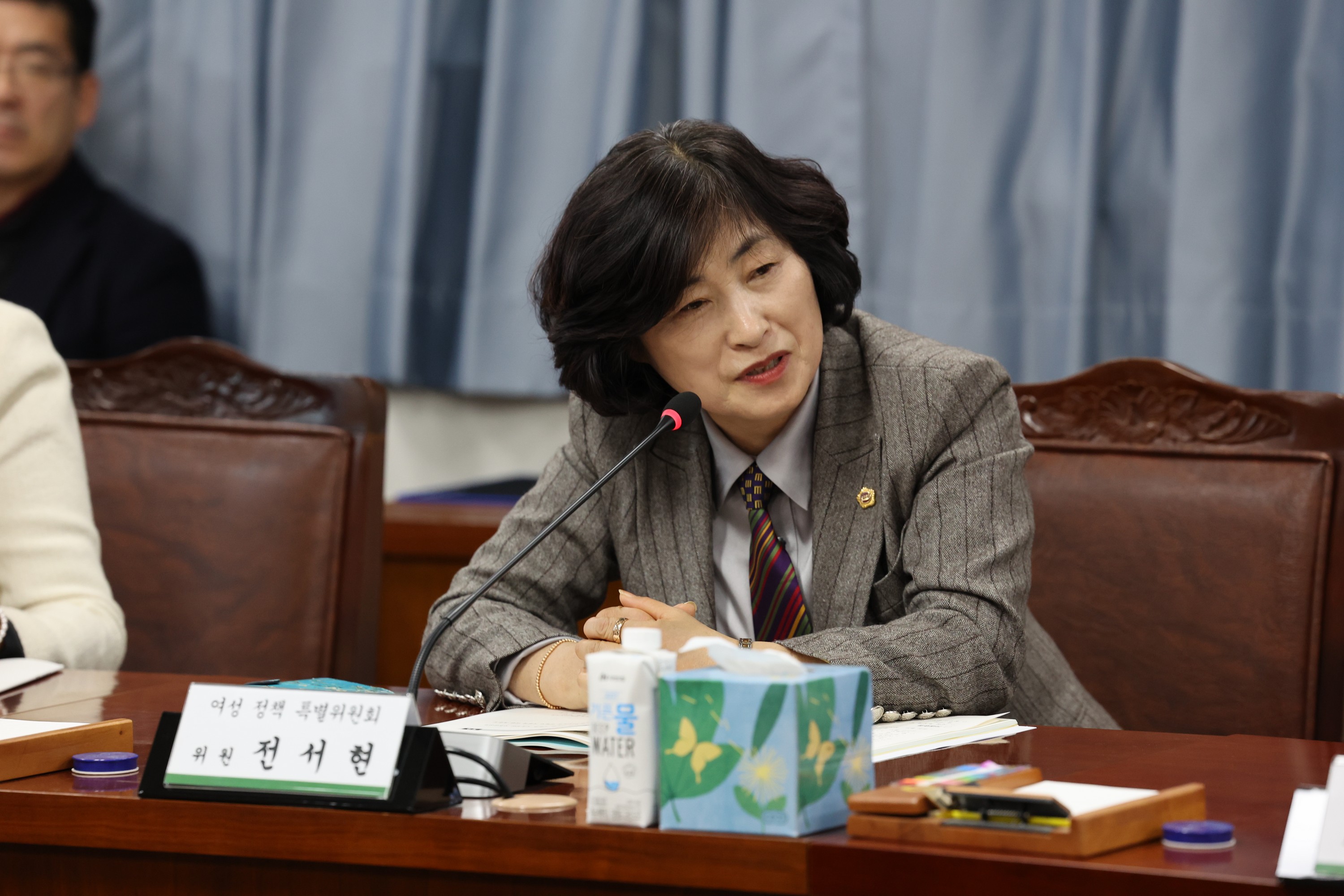 여성정책특별위원회 제2차 회의 첨부이미지 : 24년02월01일 여성정책특별위원회 제2차 회의 - 035.jpg