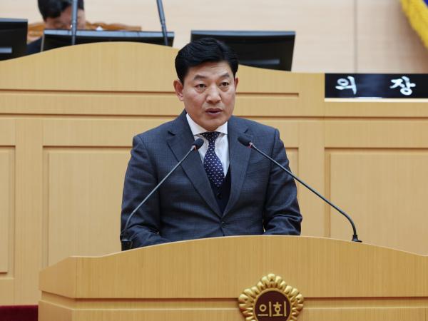 제377회 임시회 제2차 본회의 첨부이미지 : 24년02월01일 제377회 임시회 제2차 본회의 - 013.jpg