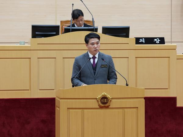 제377회 임시회 제2차 본회의 첨부이미지 : 24년02월01일 제377회 임시회 제2차 본회의 - 035.jpg