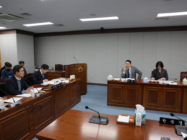 전라남도 노후산업단지 특별위원회 현황 보고회 첨부이미지 : 24년02월01일 전라남도 노후산업단지 특별위원회 현황 보고 - 012.jpg