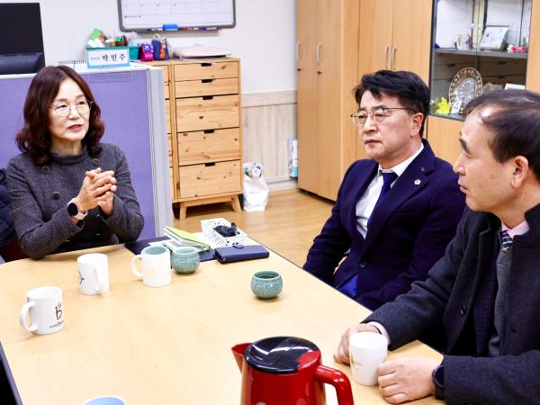 광양시 햇빛마을주간보호센터 위문 첨부이미지 : 24년02월02일 광양시 햇빛마을주간보호센터 위문 -04.jpg