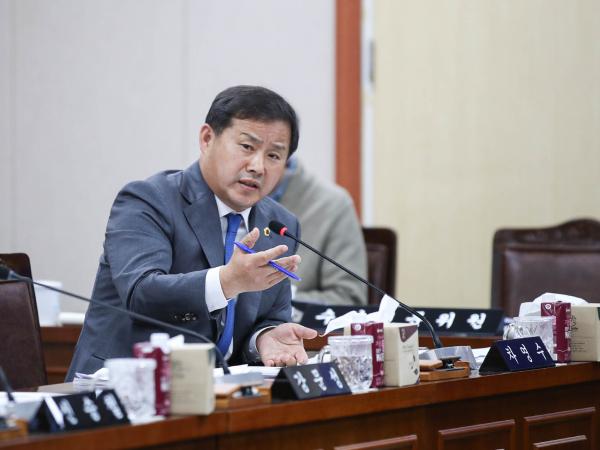 제379회 임시회 기획행정위원회 회의 첨부이미지 : 24년04월23일 제379회 임시회 기획행정위원회 회의_39.jpg