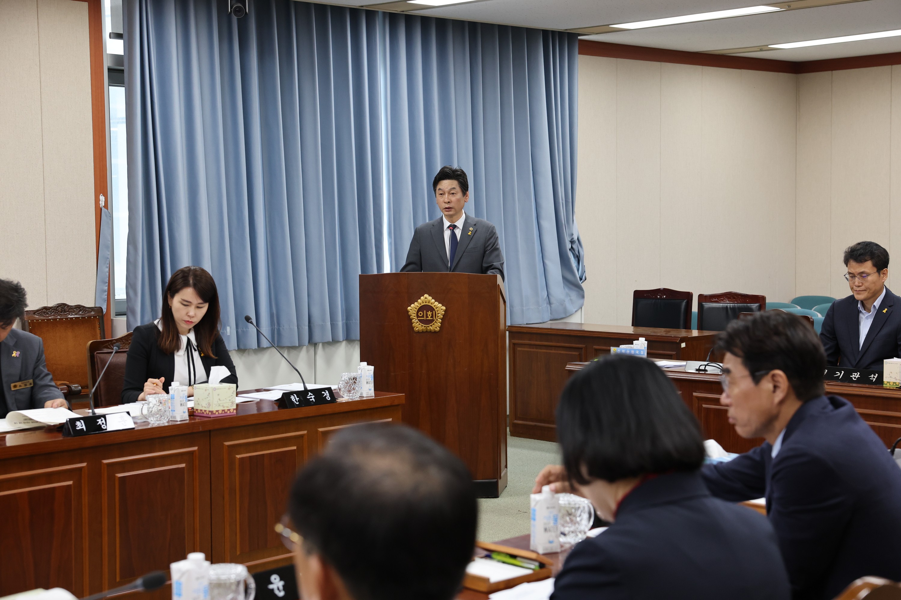 제379회 임시회 경제관광문화위원회 회의 첨부이미지 : 24년04월16일 제379회 임시회 경제관광문화위원회 회의 - 019.jpg