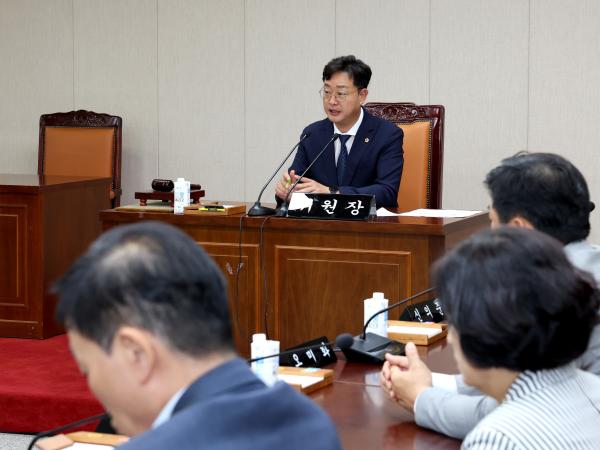 제382회 임시회 예산결산위원회 회의  첨부이미지 : 24년07월01일 제382회 임시회 예산결산특별위원회 회의 - 010.jpg