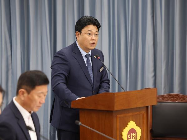 제384회 임시회 교육위원회 회의 첨부이미지 : 24년09월02일 제384회 임시회 교육위원회 회의 - 018.jpg