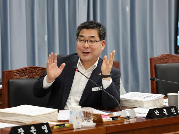 제378회 임시회 교육위원회 회의 첨부이미지 : 24년03월13일 제378회 임시회 교육위원회 회의 - 041.jpg