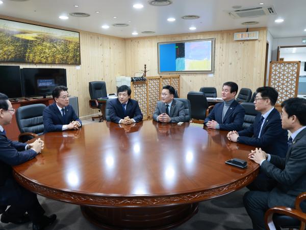 25년12월16일 이성윤 국회의원 도의회 내방 - 006 4