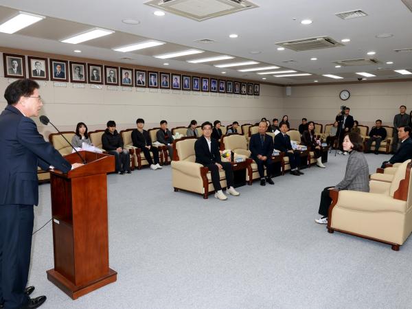 25년12월16일 의회사무처 공로연수 대상자 감사패 수여식 - 011 3