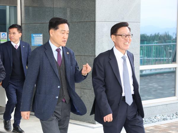 25년12월11일 제395회 제2차 정례회 기획행정위원회 현지활동 (28) 8