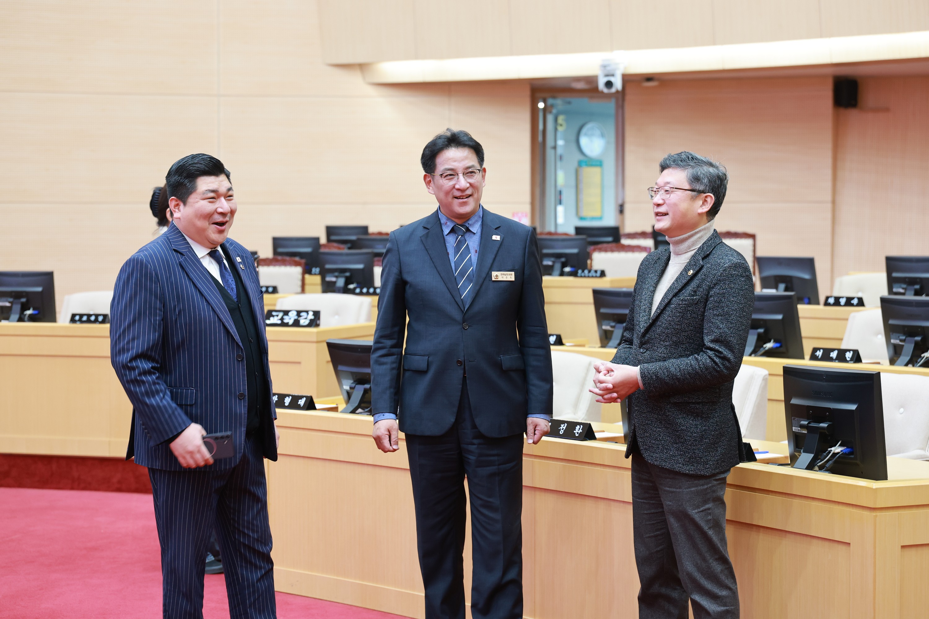 25년12월17일 세종특별자치시의회 운영위원장 도의회 방문 - 0153