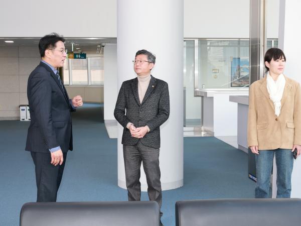 25년12월17일 세종특별자치시의회 운영위원장 도의회 방문 - 017 8