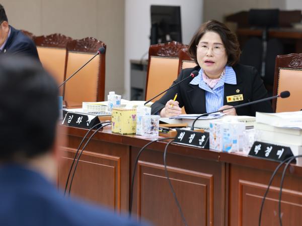 25년12월10일 전라남도교육비특별회계 2026년도 예산안 심사 - 076 3