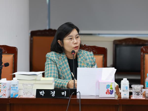 25년12월10일 전라남도교육비특별회계 2026년도 예산안 심사 - 112 5