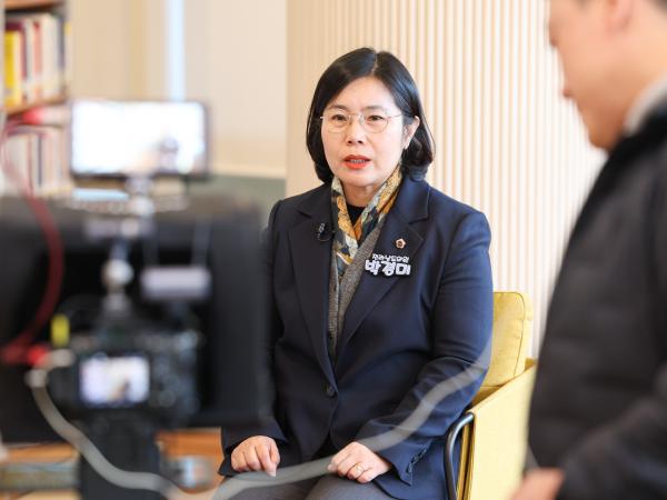 25년12월02일 줌인조례 촬영 현장_ 박경미 의원 (1) 7