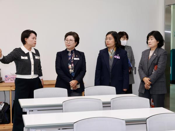 25년12월01일 가족행복 정책 특별위원회 현지활동 - 097 7