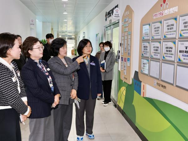 25년12월01일 가족행복 정책 특별위원회 현지활동 - 100 9