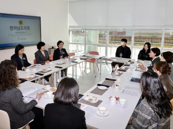 25년12월01일 가족행복 정책 특별위원회 현지활동 - 093 5