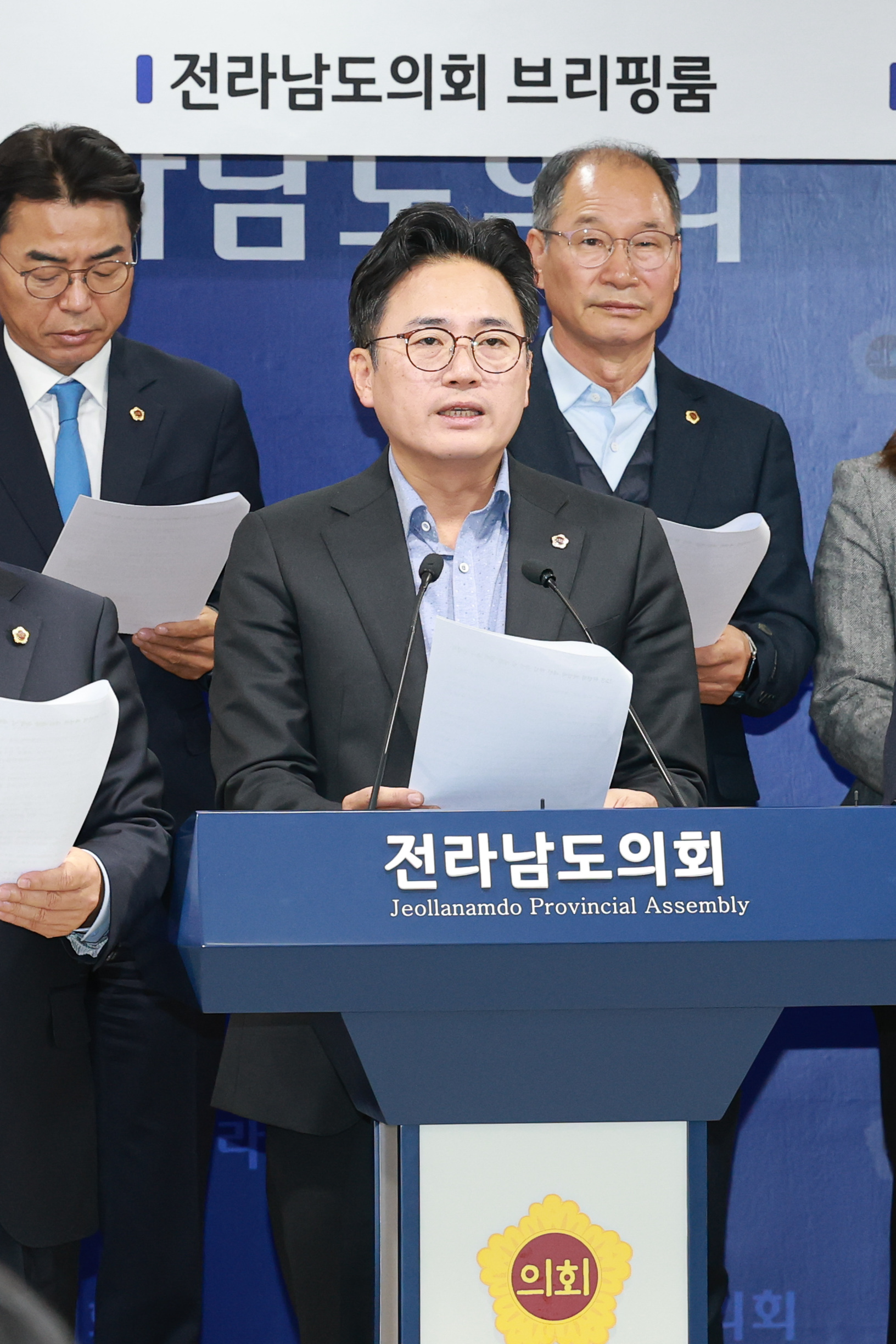 25년12월03일 12·3 위헌적 계엄 책임 규명 및 재발 방지 촉구 성명 기자회견 (4)3