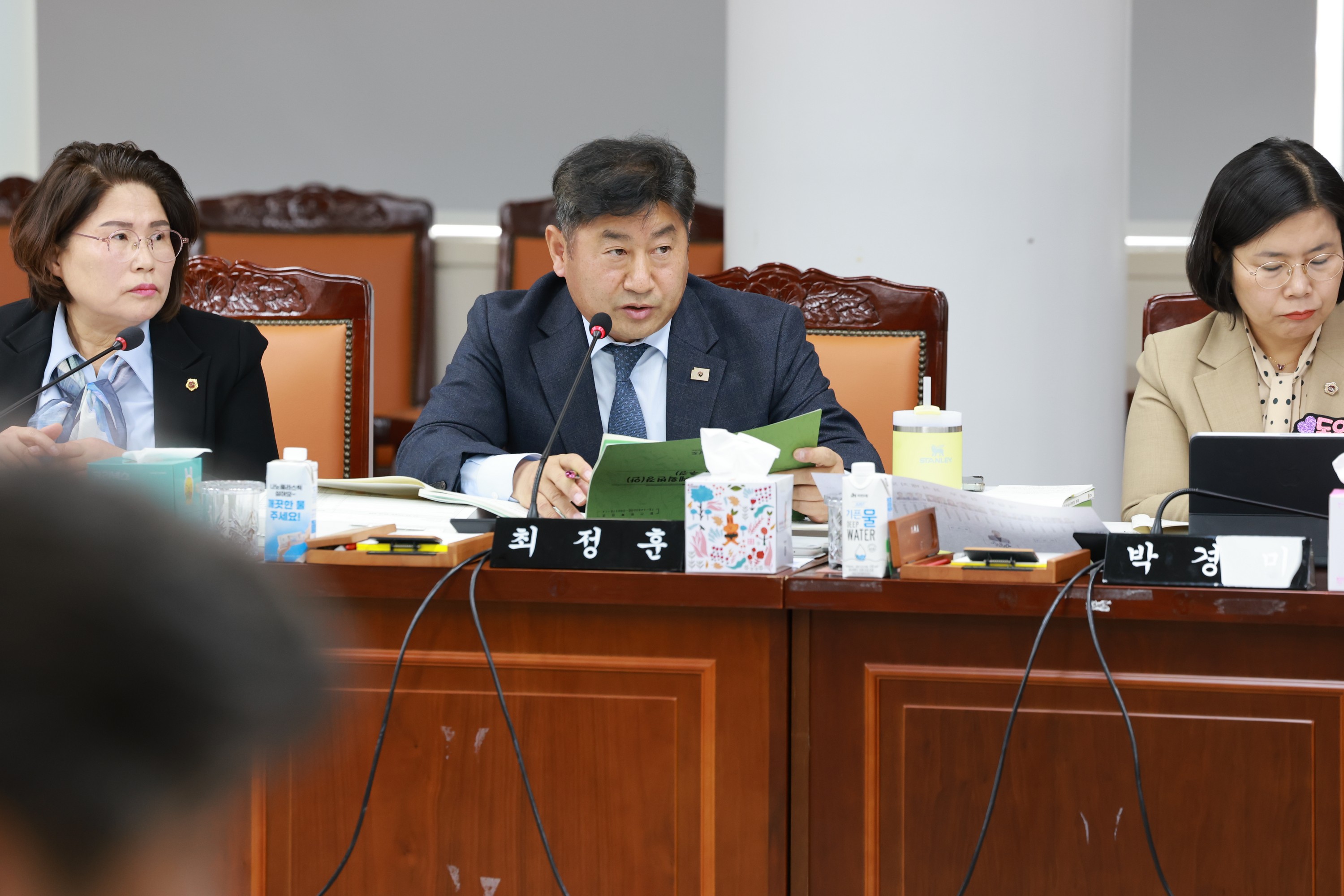 25년11월26일 전라남도 2025년 제3회 추가경정 예산안 심사 - 0325