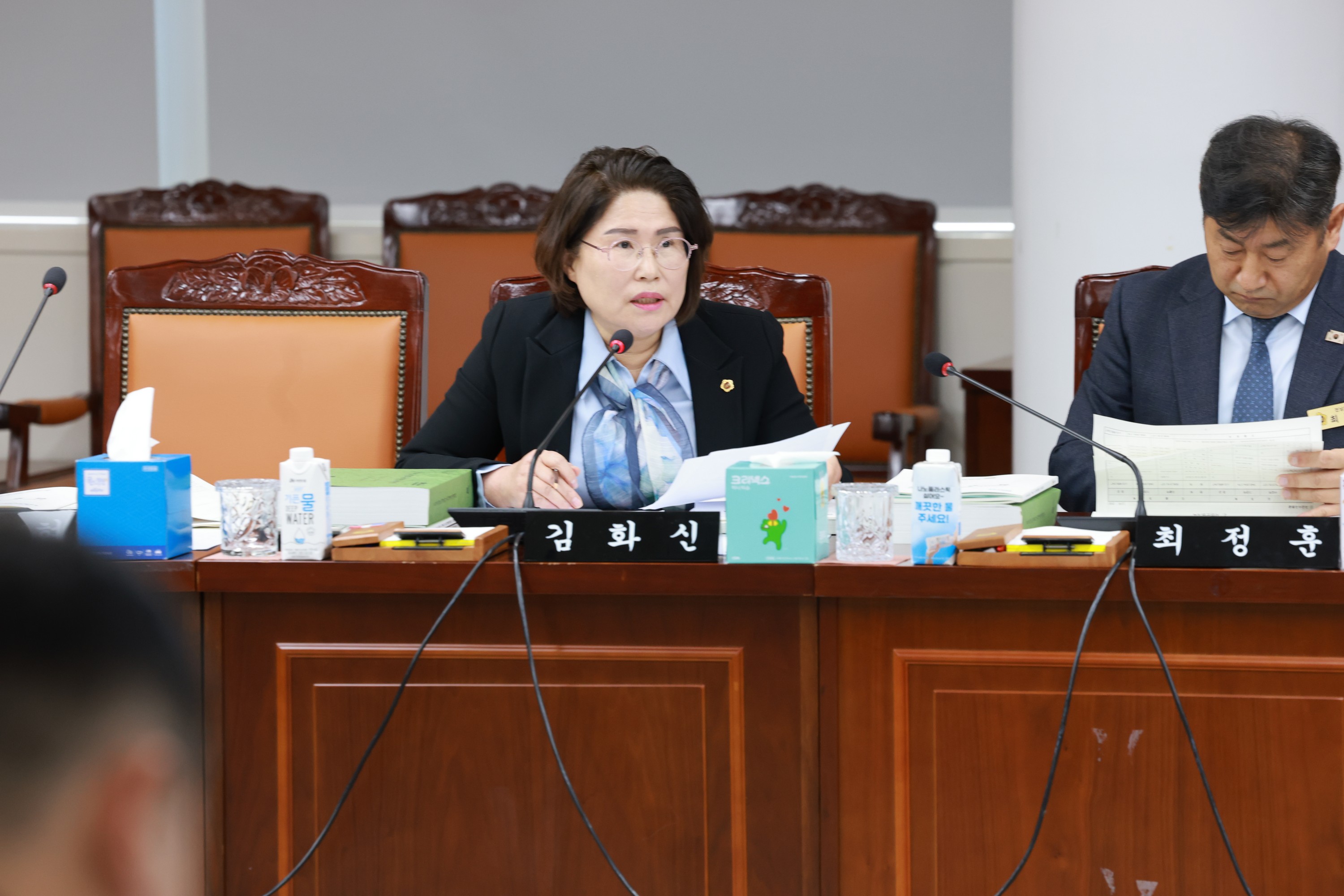 25년11월26일 전라남도 2025년 제3회 추가경정 예산안 심사 - 0257