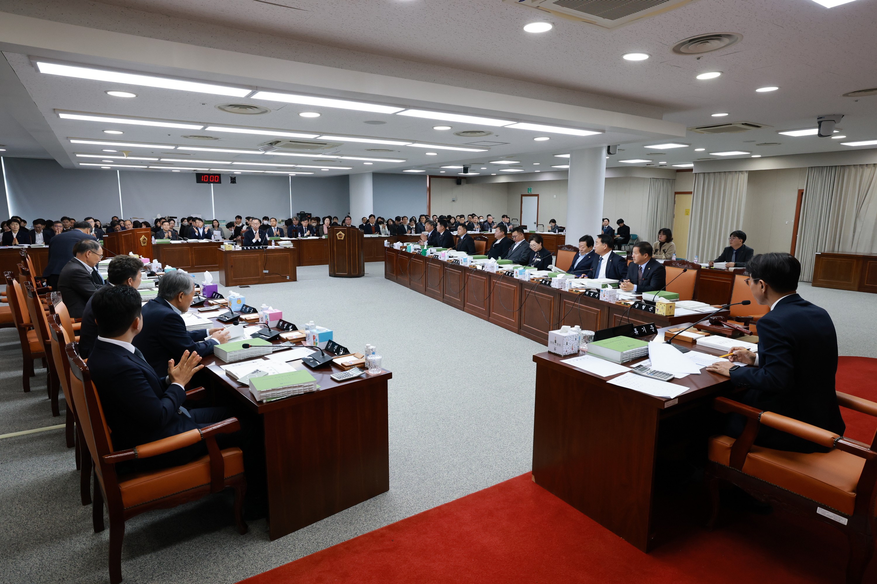 25년11월26일 전라남도 2025년 제3회 추가경정 예산안 심사 - 0054