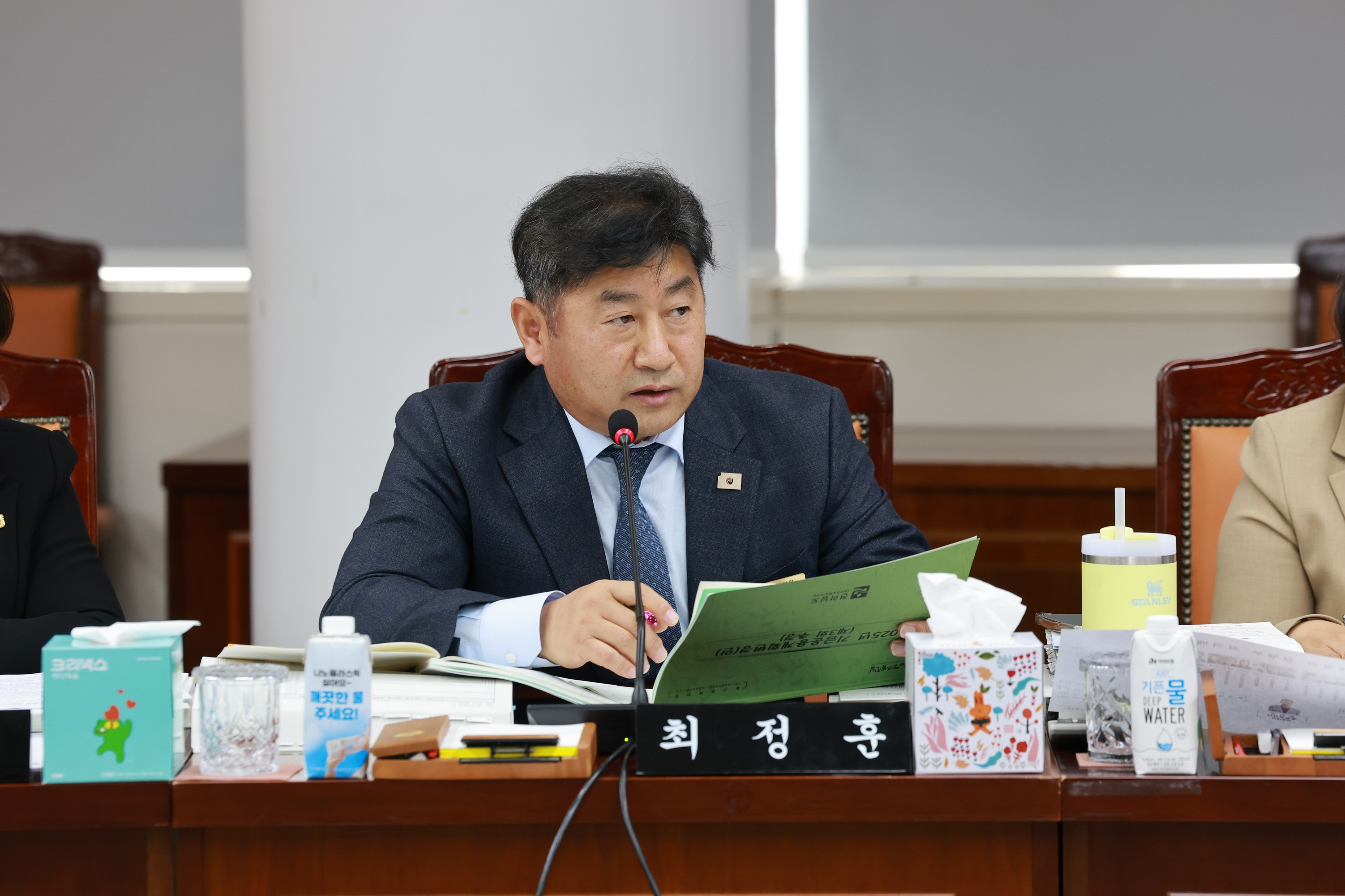 25년11월26일 전라남도 2025년 제3회 추가경정 예산안 심사 - 0283