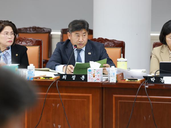 25년11월26일 전라남도 2025년 제3회 추가경정 예산안 심사 - 032 5