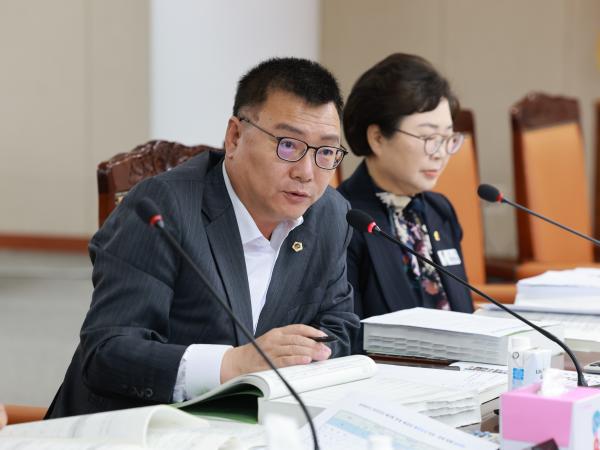 25년11월26일 전라남도 2025년 제3회 추가경정 예산안 심사 - 052 3