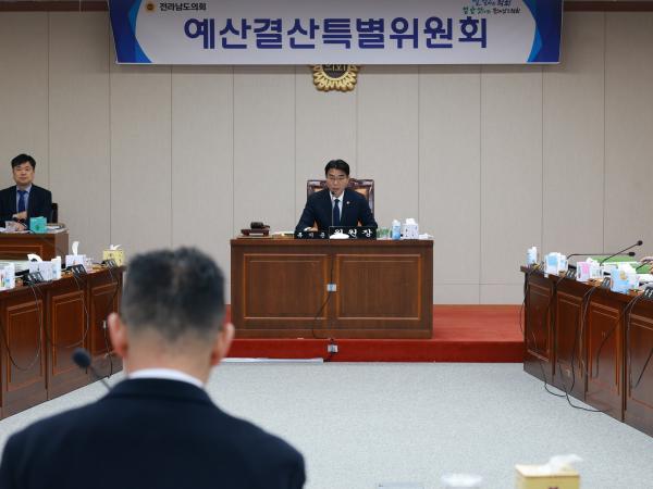 25년11월26일 전라남도 2025년 제3회 추가경정 예산안 심사 - 011 10