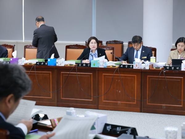 25년11월26일 전라남도 2025년 제3회 추가경정 예산안 심사 - 016 5