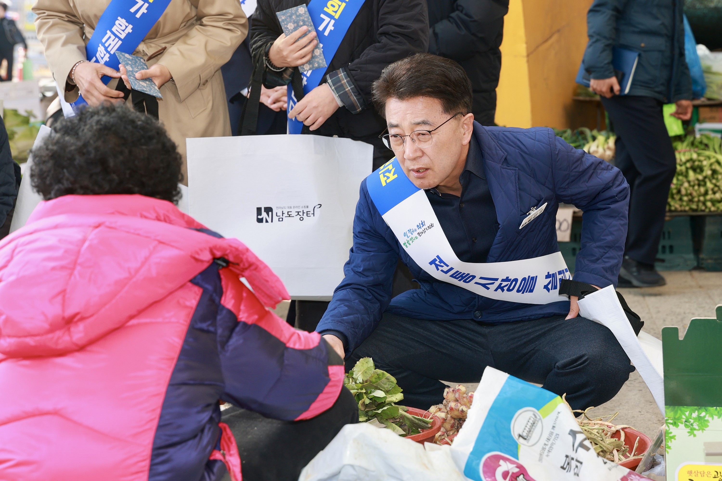 25년11월24일 민생경제 회복 전통시장 장보기 캠페인 - 0031