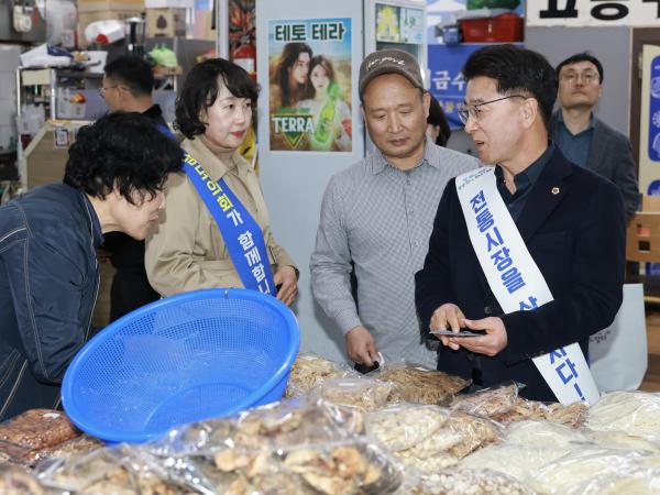 25년11월24일 민생경제 회복 전통시장 장보기 캠페인 - 063 4