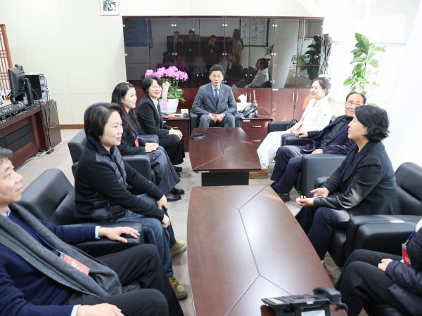 25년11월24일 중국 후베이성 기업대표단 - 전라남도의회 방문 (8) 4