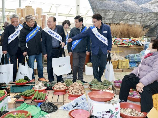 25년11월24일 민생경제 회복 전통시장 장보기 캠페인 - 013 9