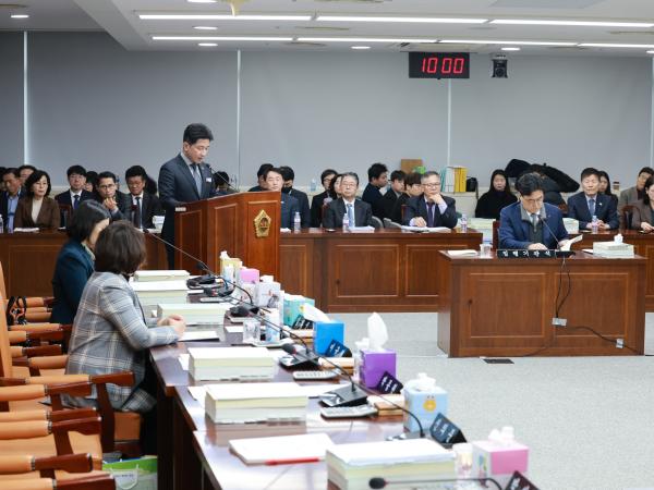 25년11월27일 전라남도교육비특별회계 2025년도 제2회 추가경정 예산안 심사 - 046 4