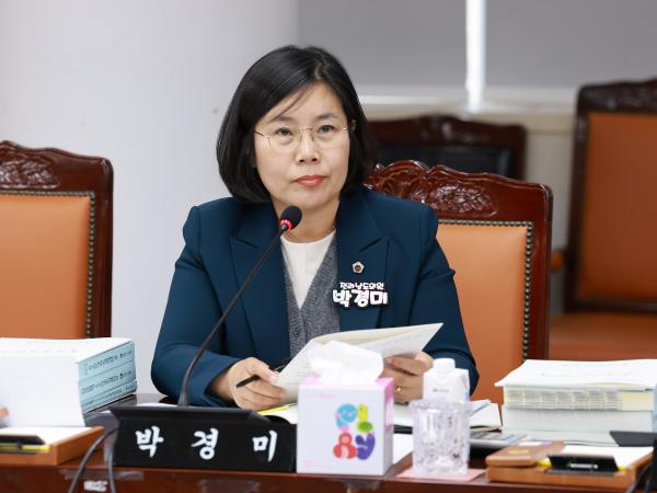 25년11월27일 전라남도교육비특별회계 2025년도 제2회 추가경정 예산안 심사 - 031 4