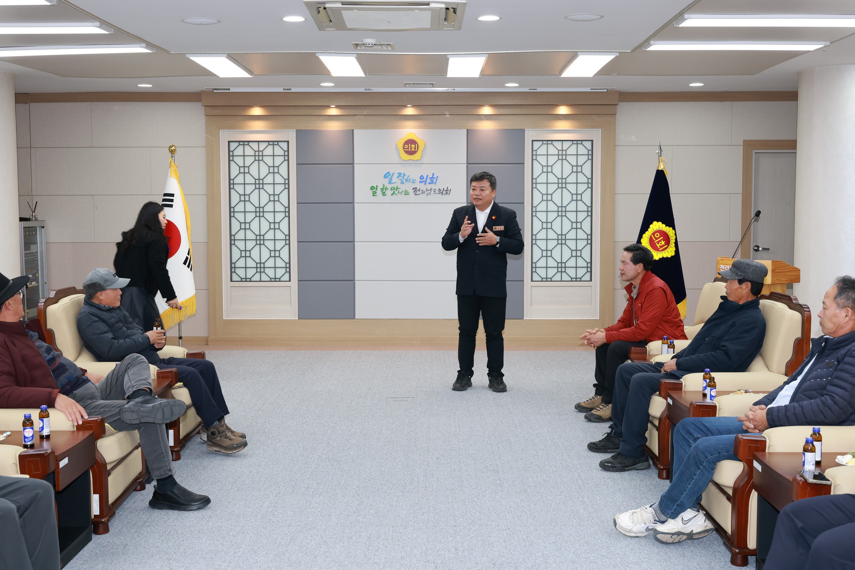 25년11월20일 순천시 황전면 이장단협의회 도의회 방문 - 0104
