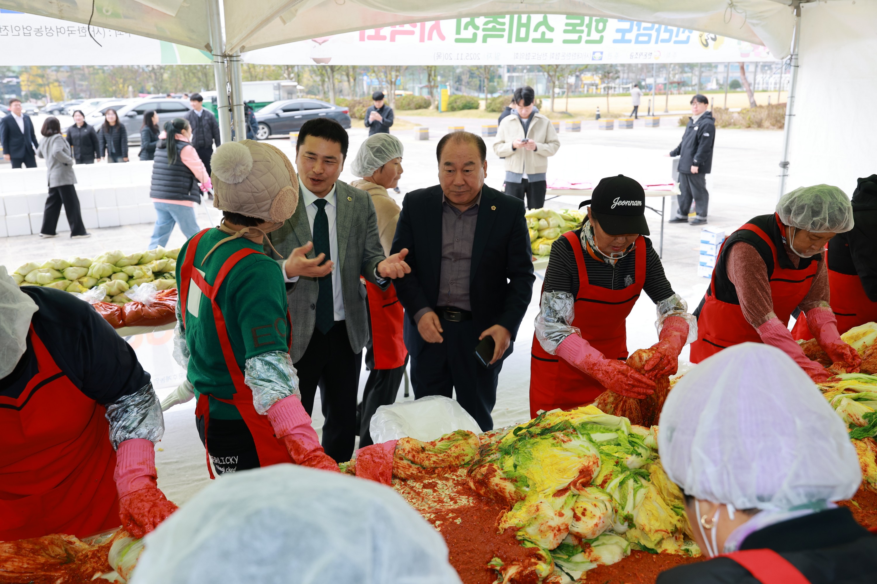 25년11월20일 2025 한여농 김장김치 담그기 및 나눔행사 - 0045