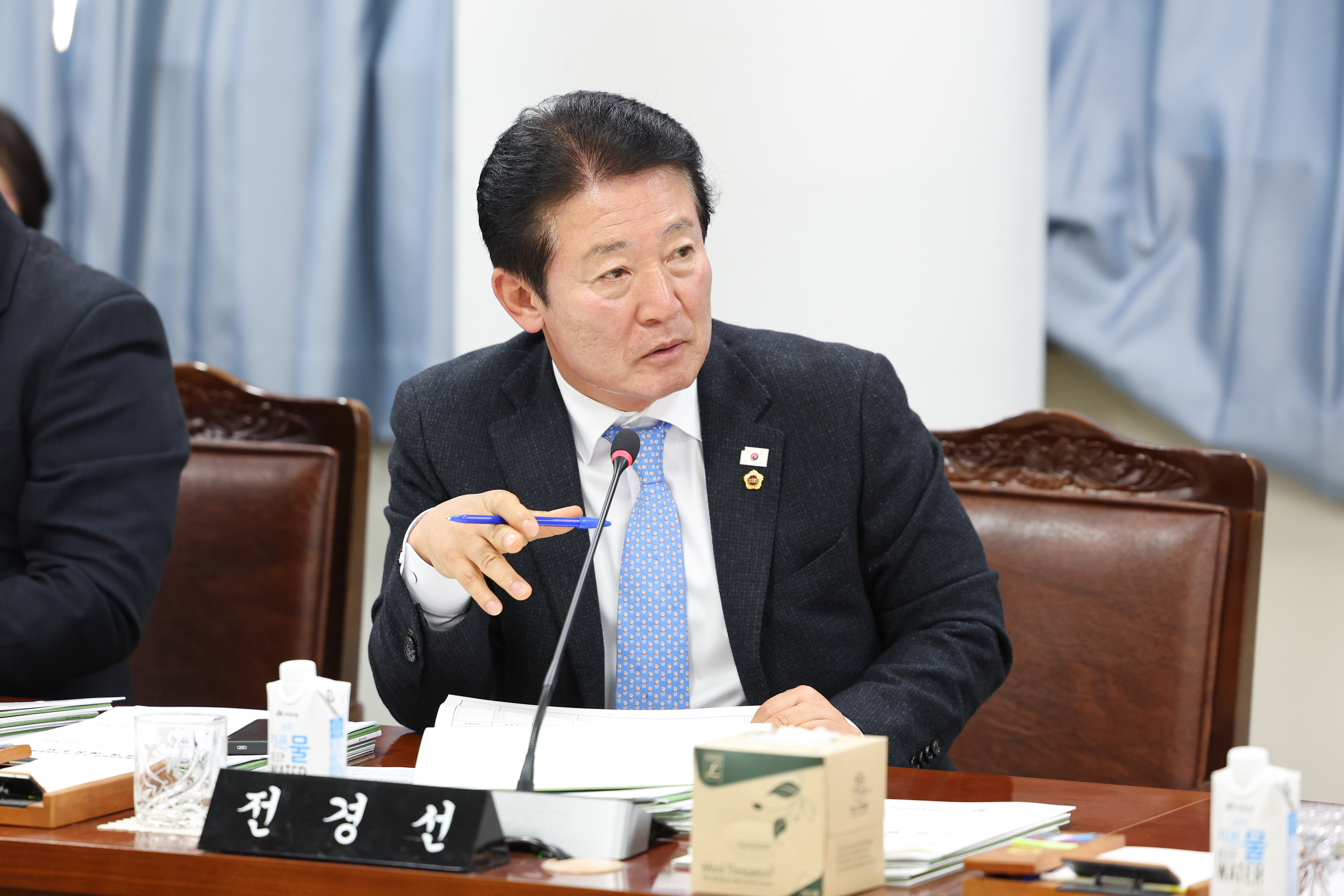 25년11월18일 제395회 제2차 정례회 기획행정위원회 추경예산안 심사 등 회의 (37)4