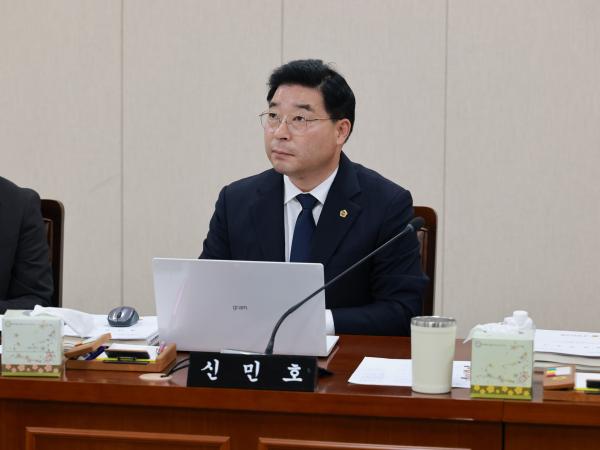 25년11월11일 제395회 제2차 정례회 경제관광문화위원회 행정사무감사 - 010 2